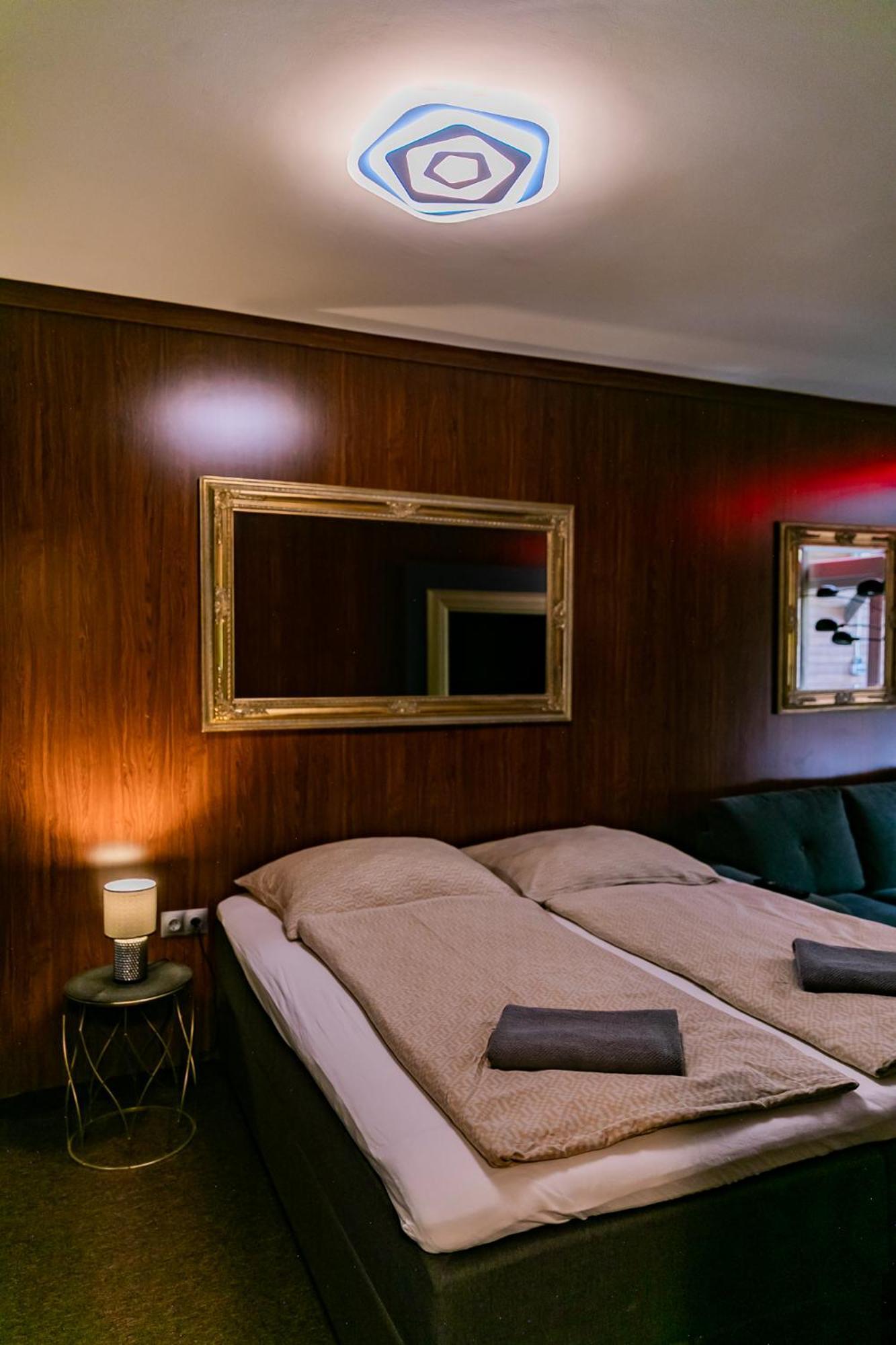 Motel1- A Megfizetheto Luxus! Dunaújváros 外观 照片